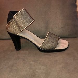 Charleston Shoe Heel style Telfair Gold size 8